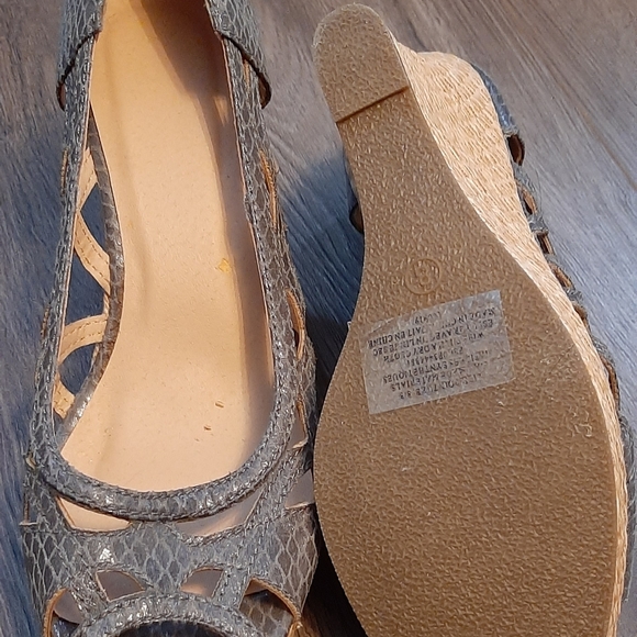 Grey Avon wedge sandals - Picture 2 of 3